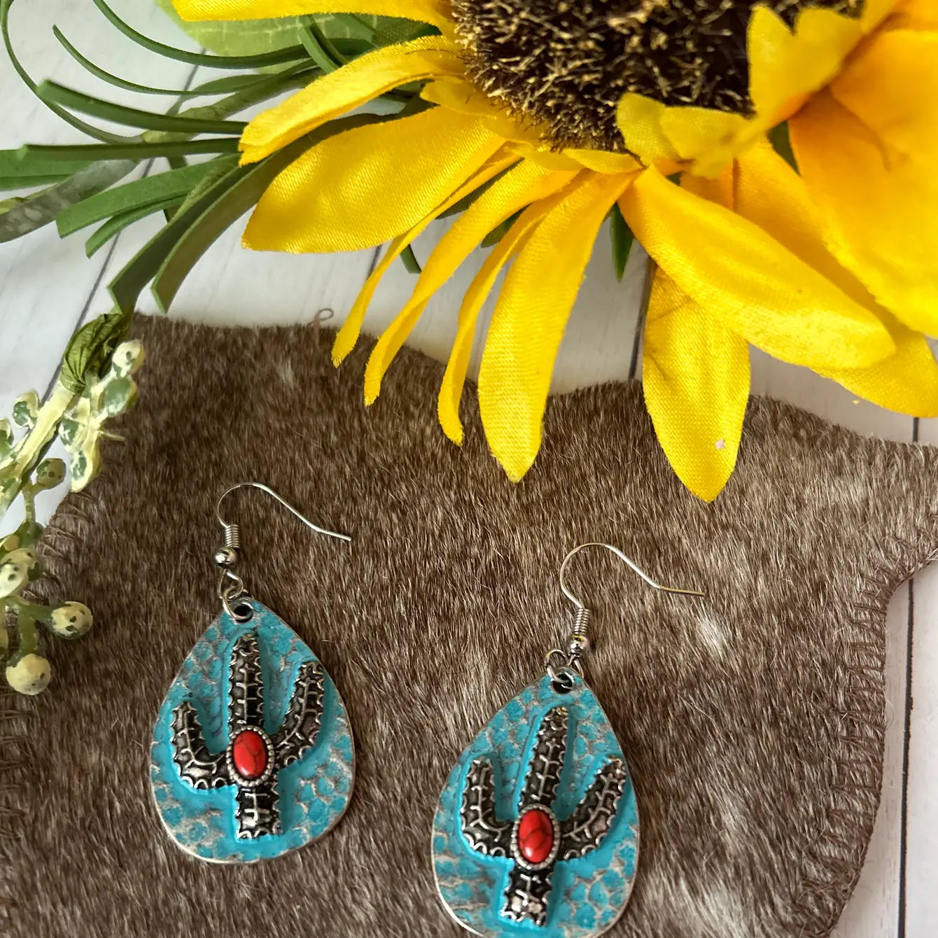 Oval Shape Cactus in the Center Earrings