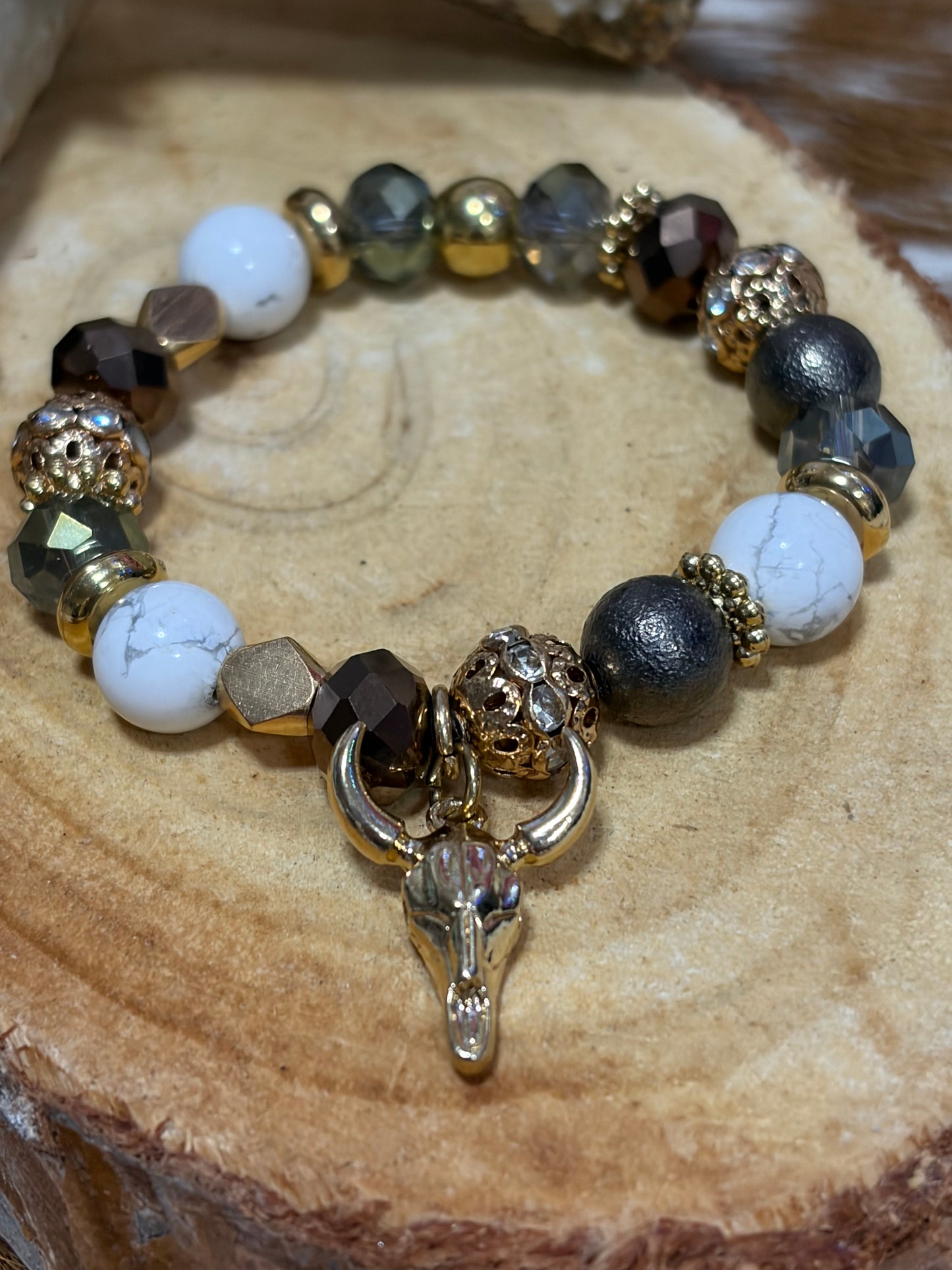 Western Steerhead Charm Stretch Bracelet Gold Browns White Beads