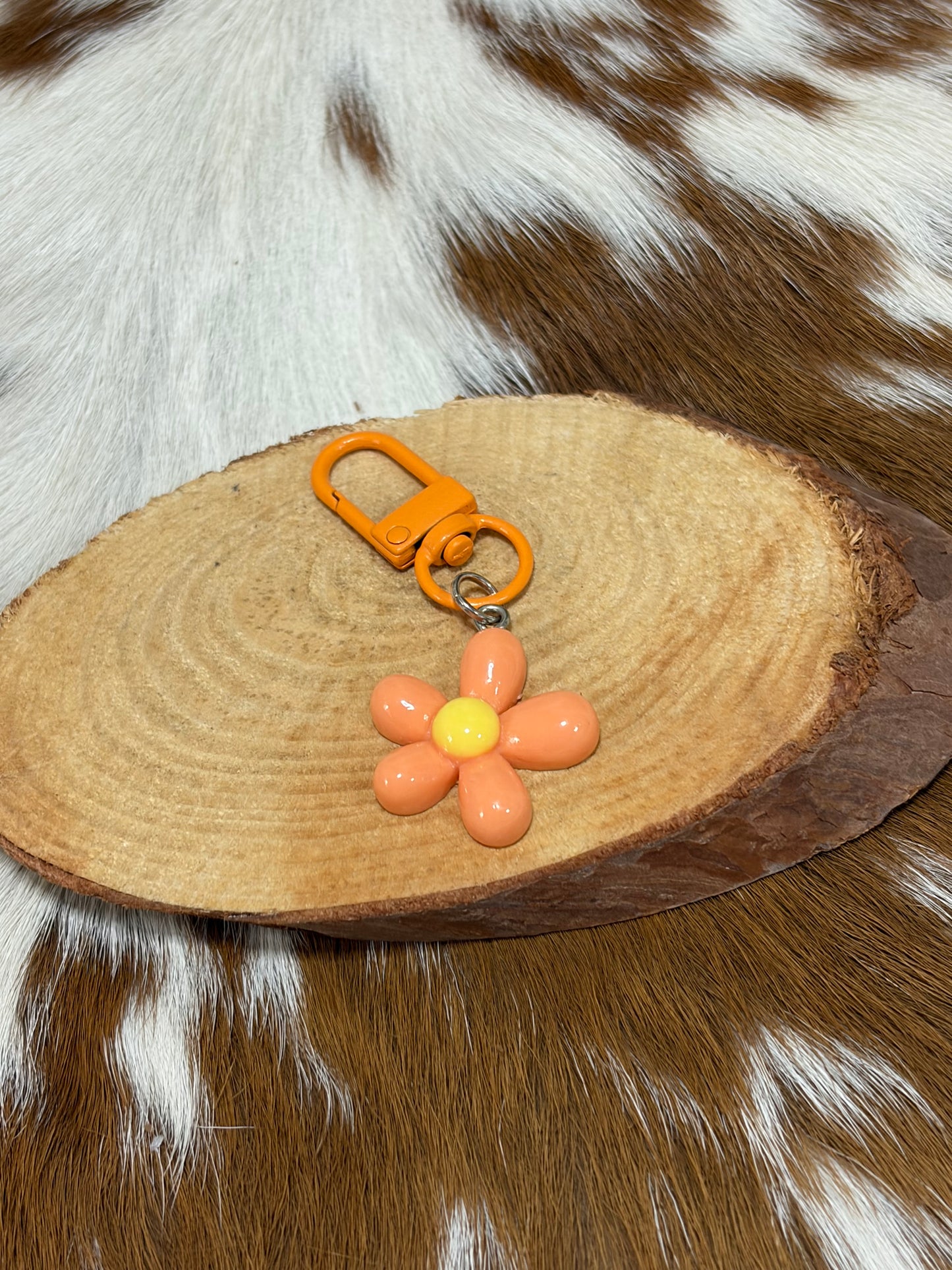 Daisey  Flower Beaded Bow Keychain Bag Charm