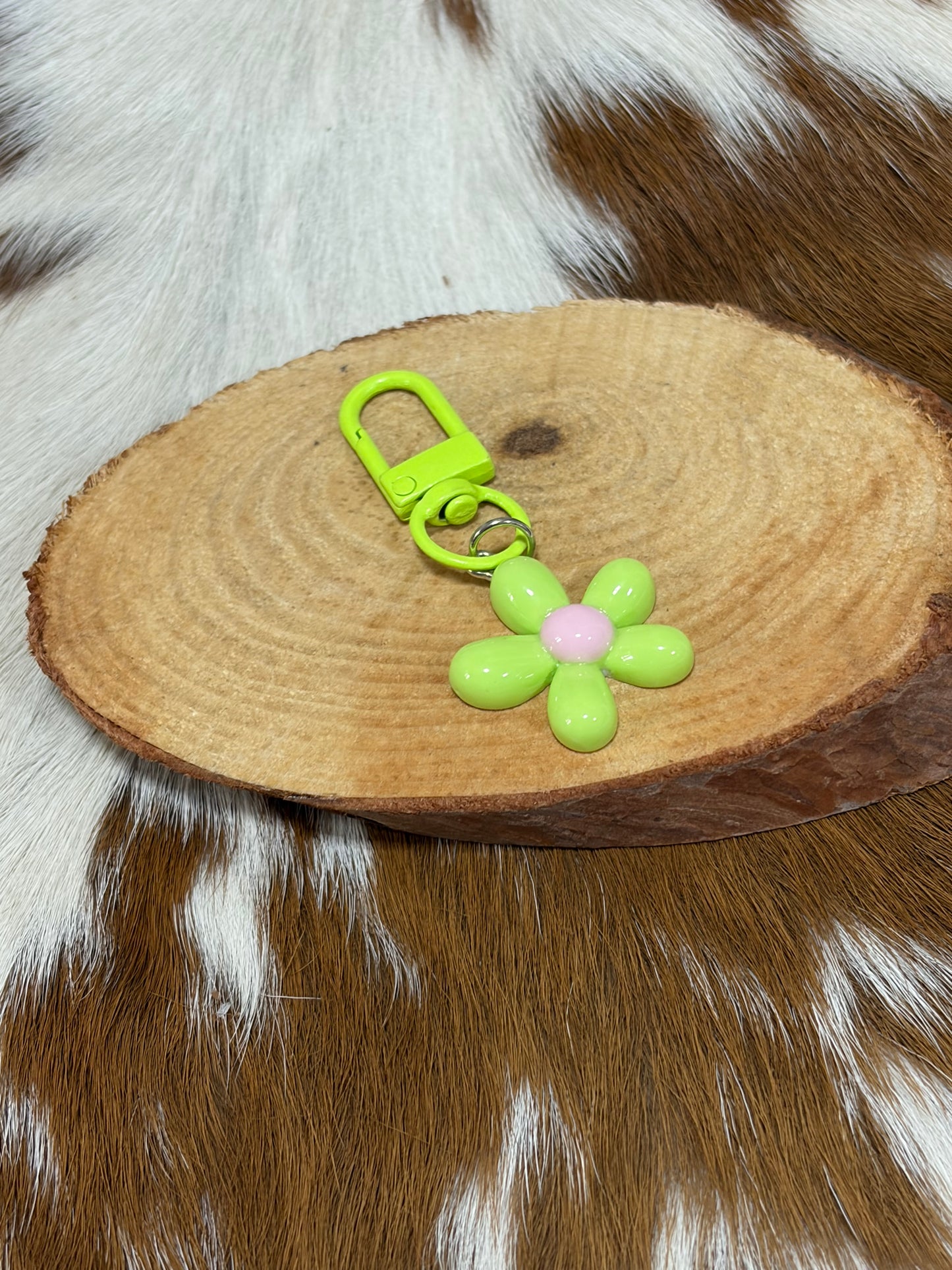 Daisey  Flower Beaded Bow Keychain Bag Charm