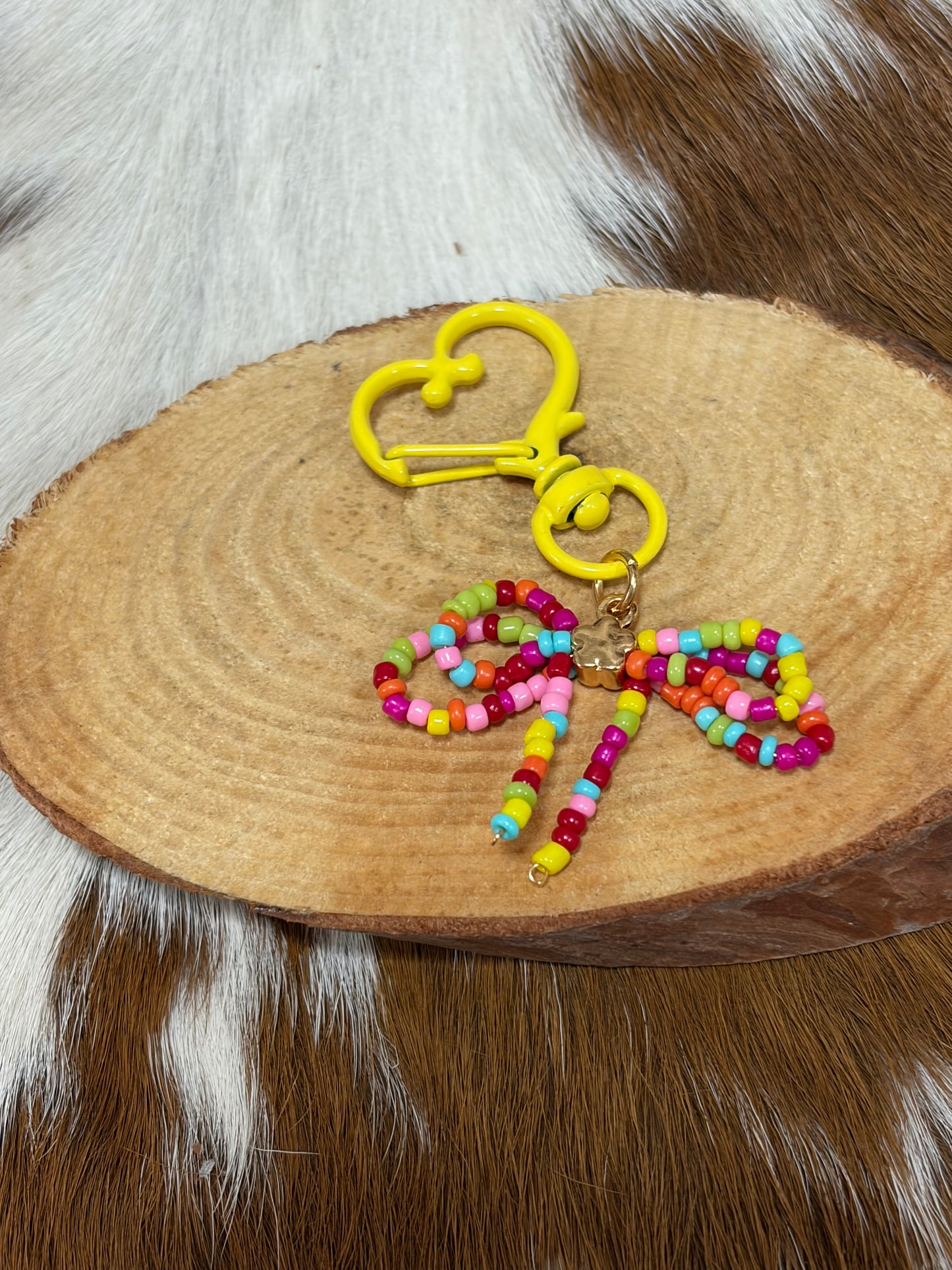Daisey  Flower Beaded Bow Keychain Bag Charm