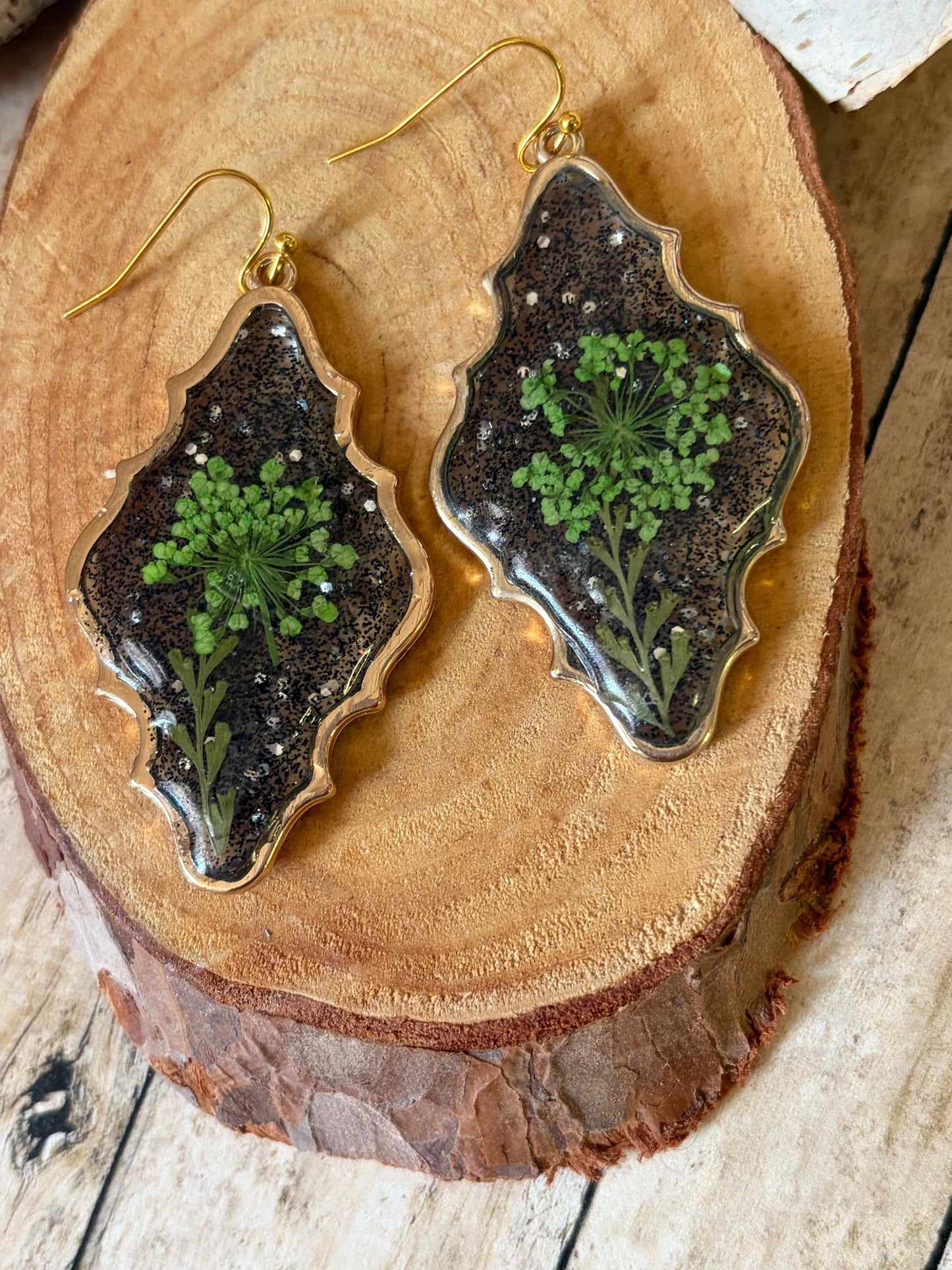 Resin Scalleped Flower Earrings Gold Trim Nature Dangle Earrings