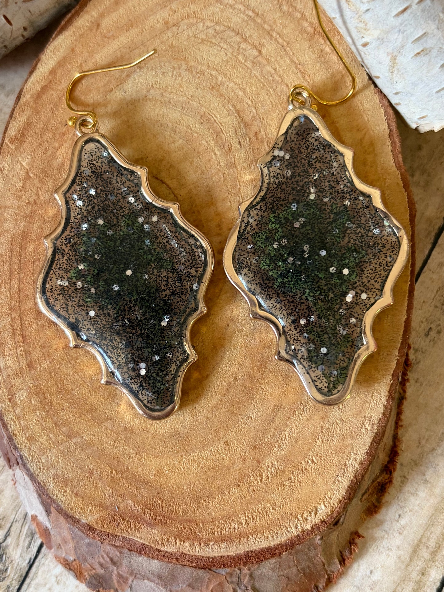 Resin Scalleped Flower Earrings Gold Trim Nature Dangle Earrings