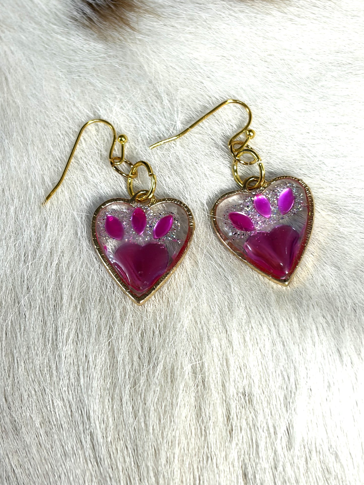 Resin Small Heart Earrings Gold Trim Beads