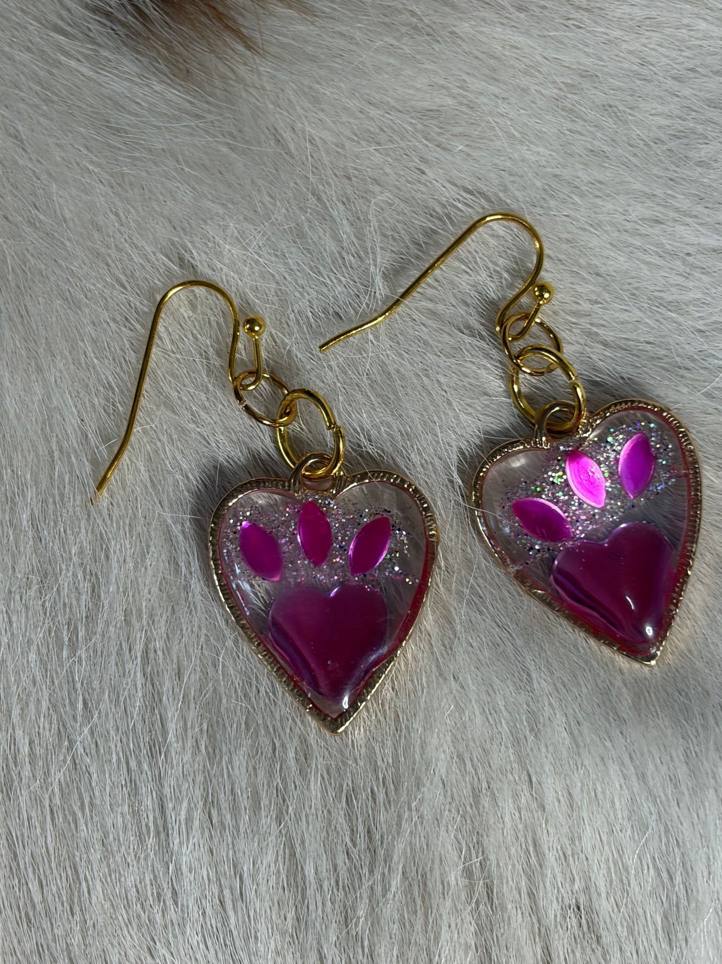 Resin Small Heart Earrings Gold Trim Beads