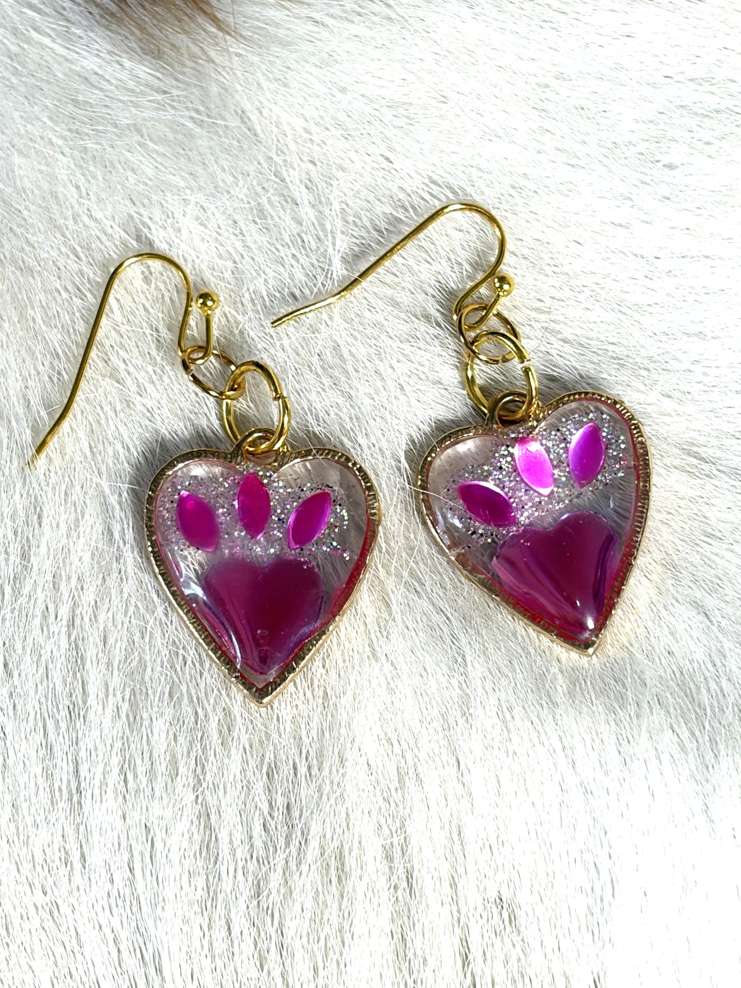 Resin Small Heart Earrings Gold Trim Beads