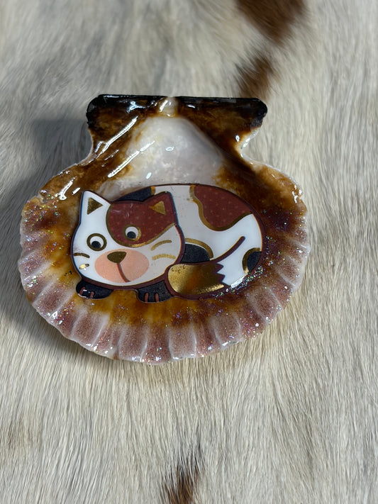 Resin Cat in Sea Shell Magnet Refrigerator