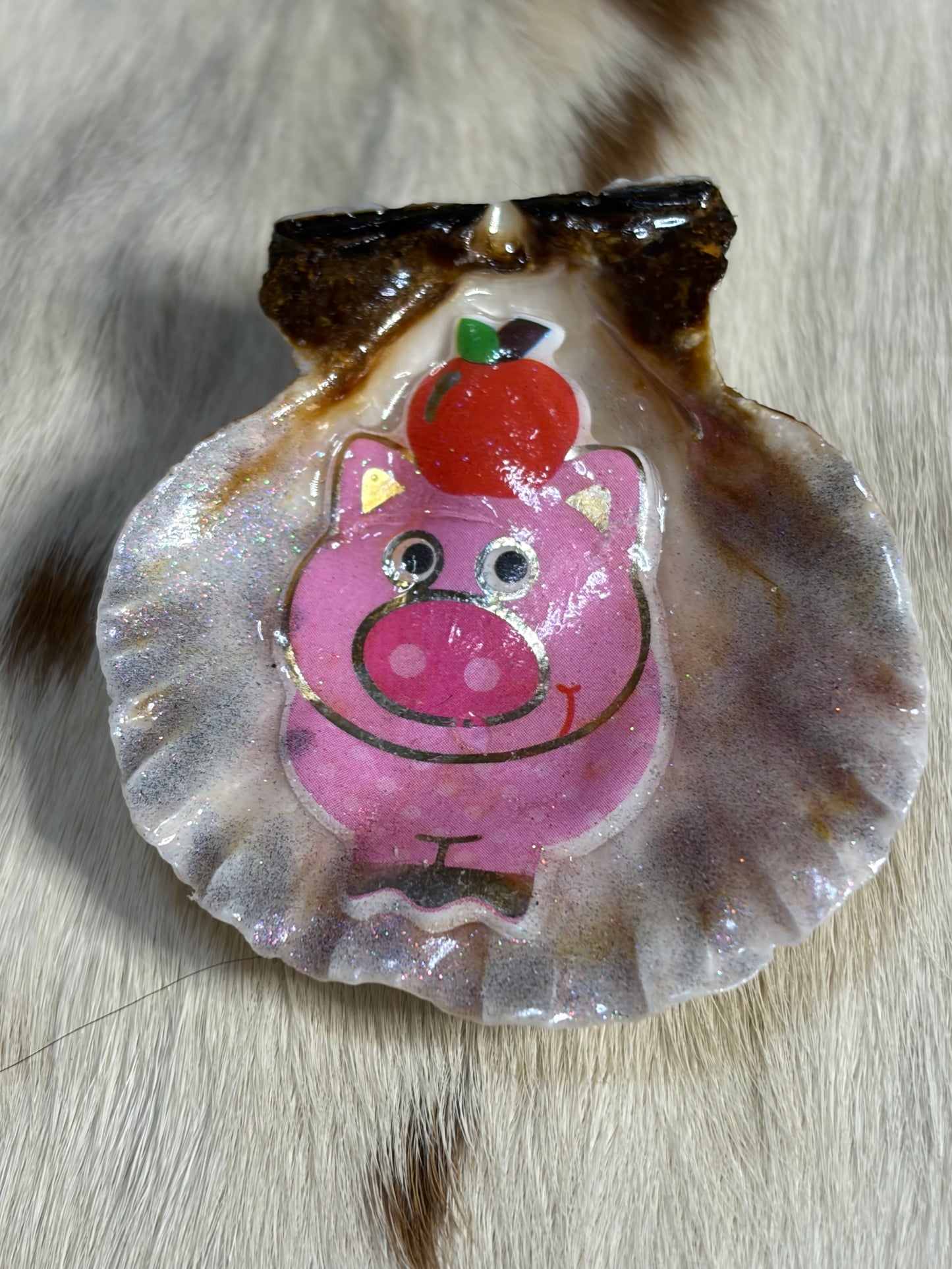 Resin Sea Shell Little Pig Cartoon Character Refrigerator Magnet