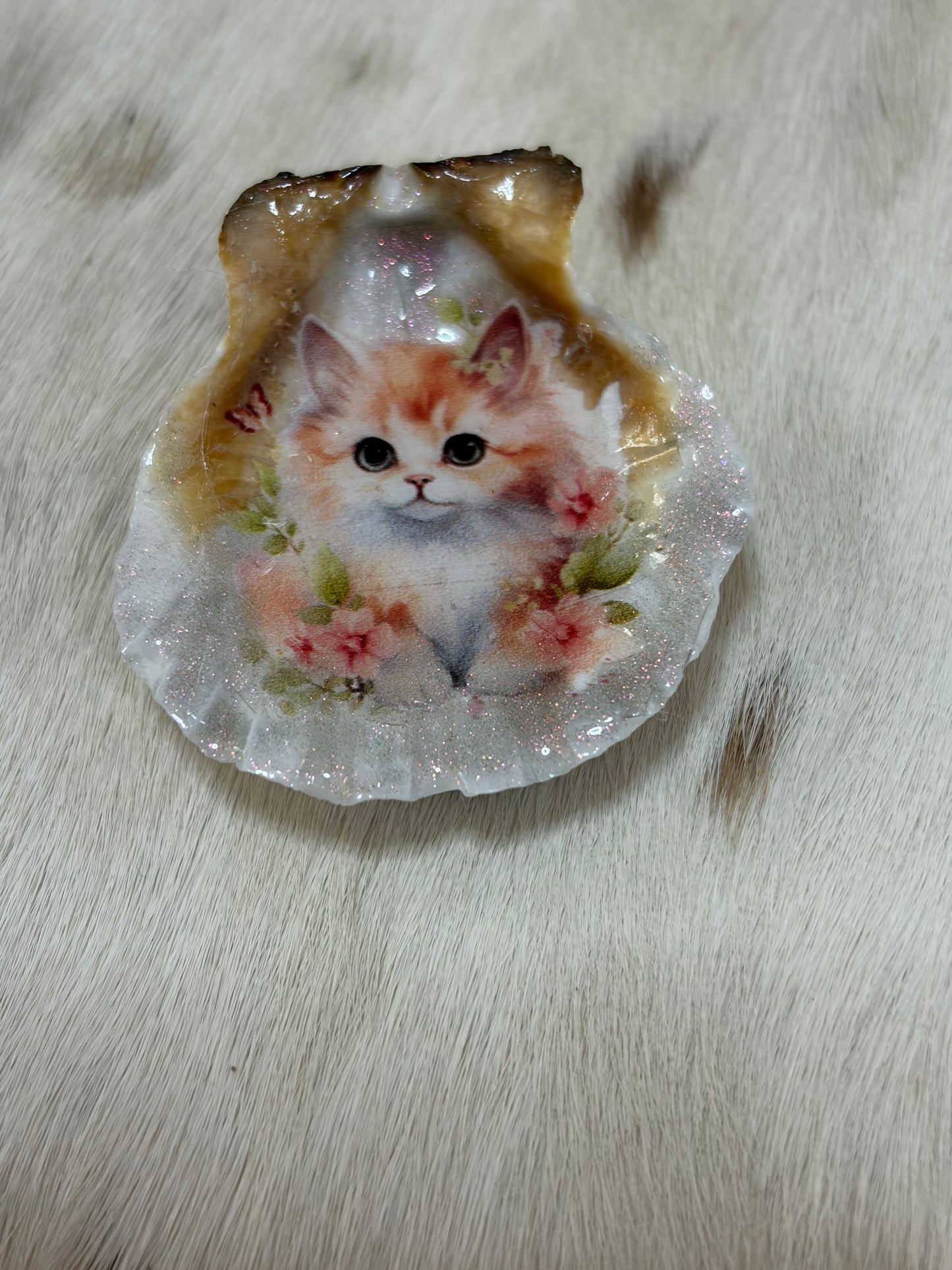 Resin Sea Shell Kitty kitten Kitchen Refrigerator Magnet