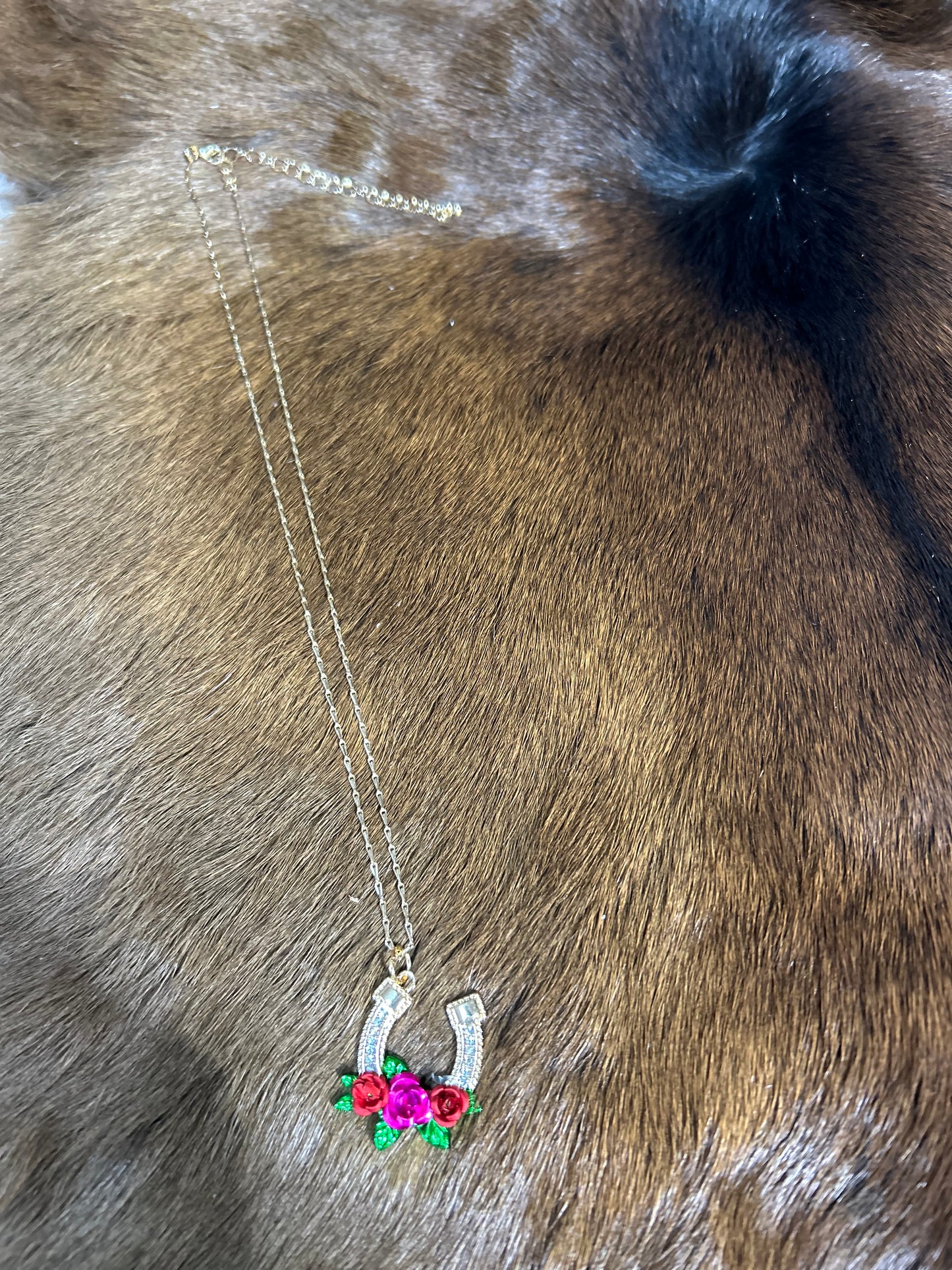 Western Horseshoe with Rhinestones and Red Roses Necklace
