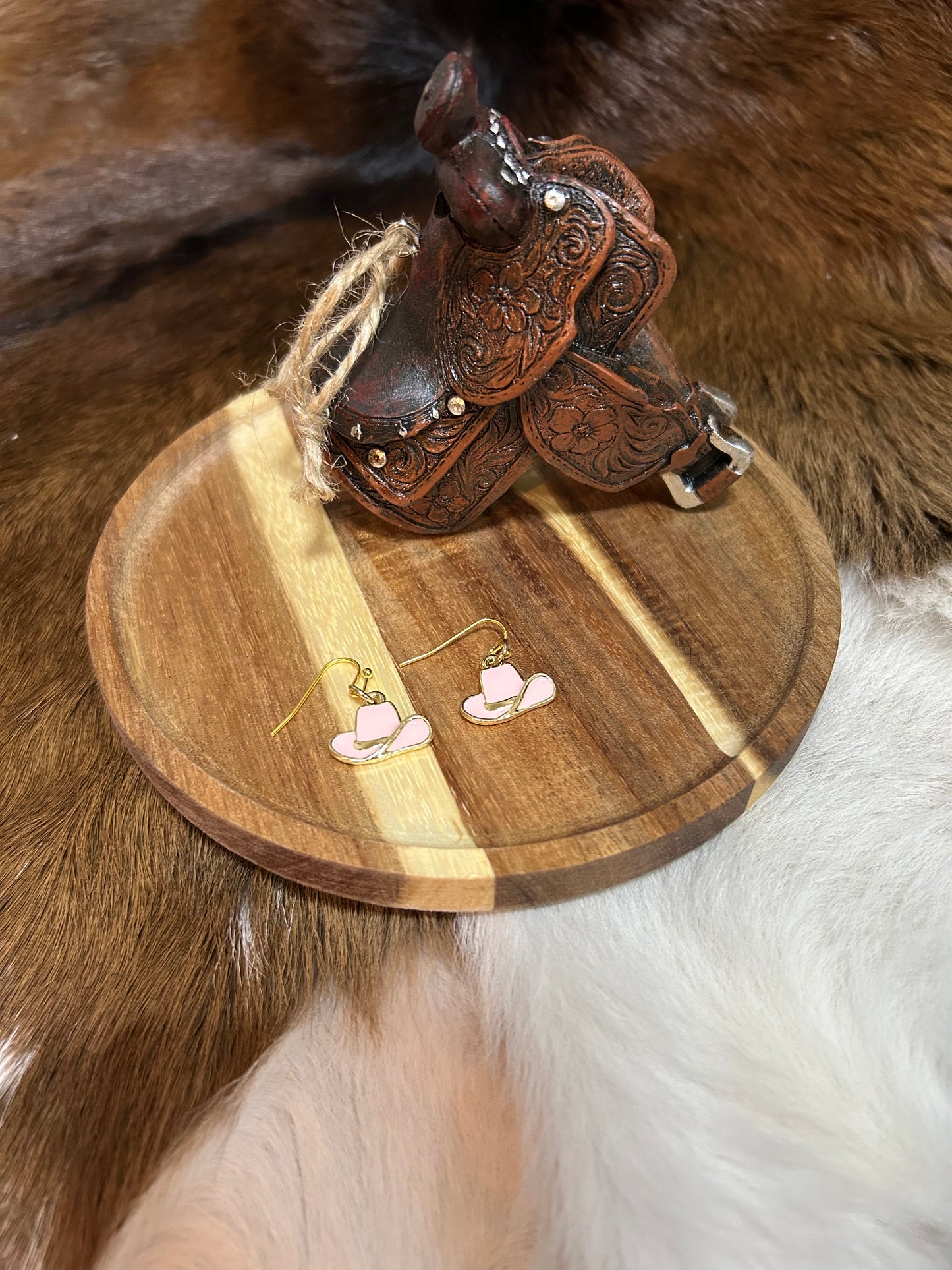 Cowgirl Western Cowboy Hat Pink Gold Dangle Earrings
