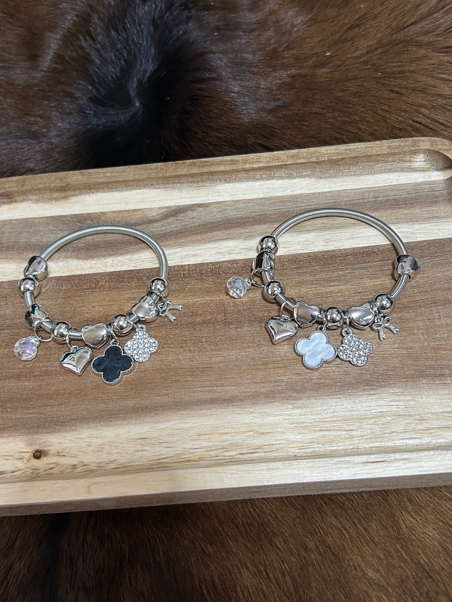 Black White Clover Jump Coil Bracelets Silver Stretch