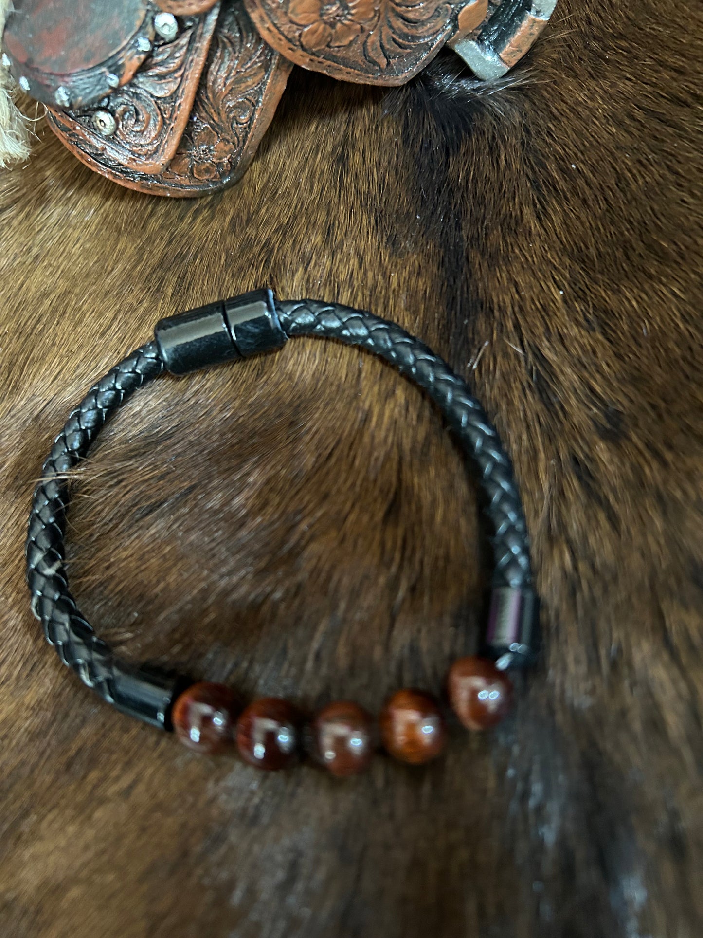 Natural Crystal Stone Bead Leather Bracelet in Pu Leather