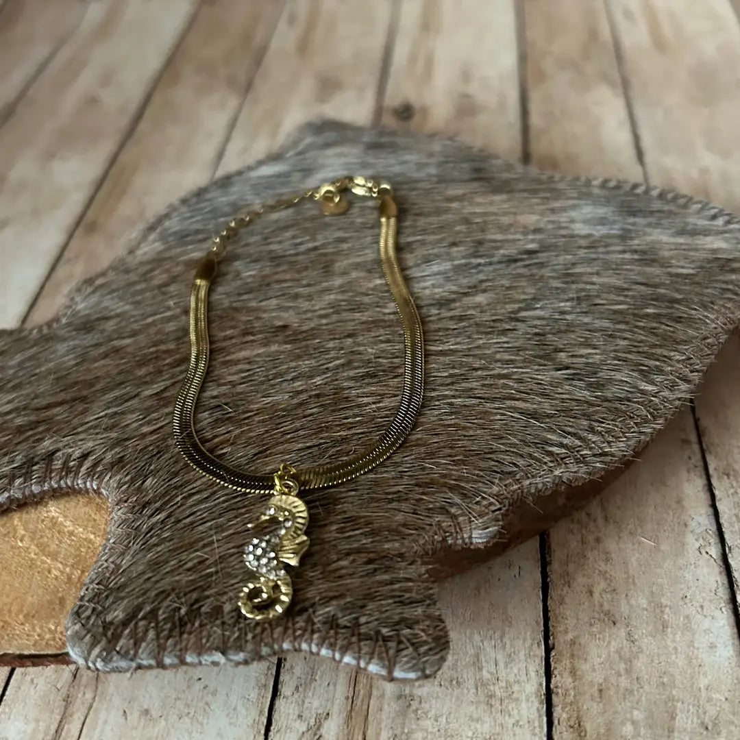 Seahorse Harringbone Chain Bracelet